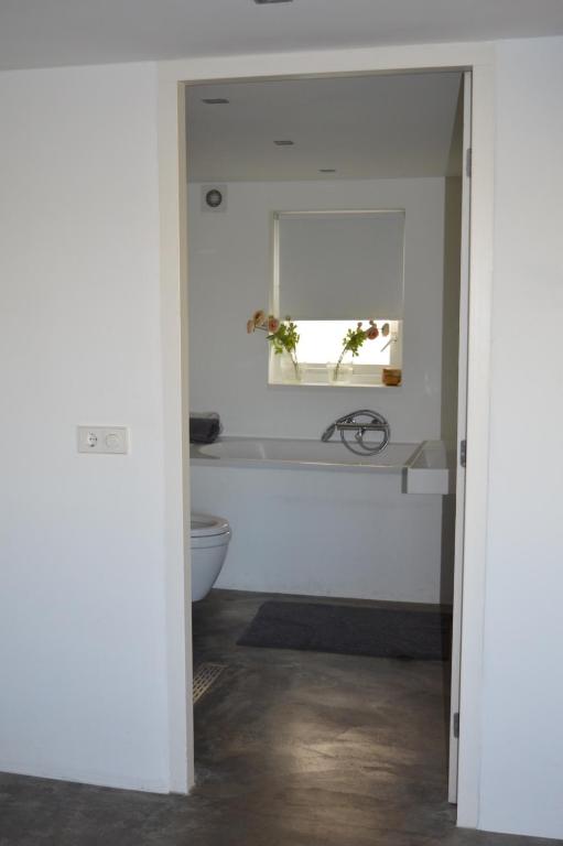 Big 47 room 1